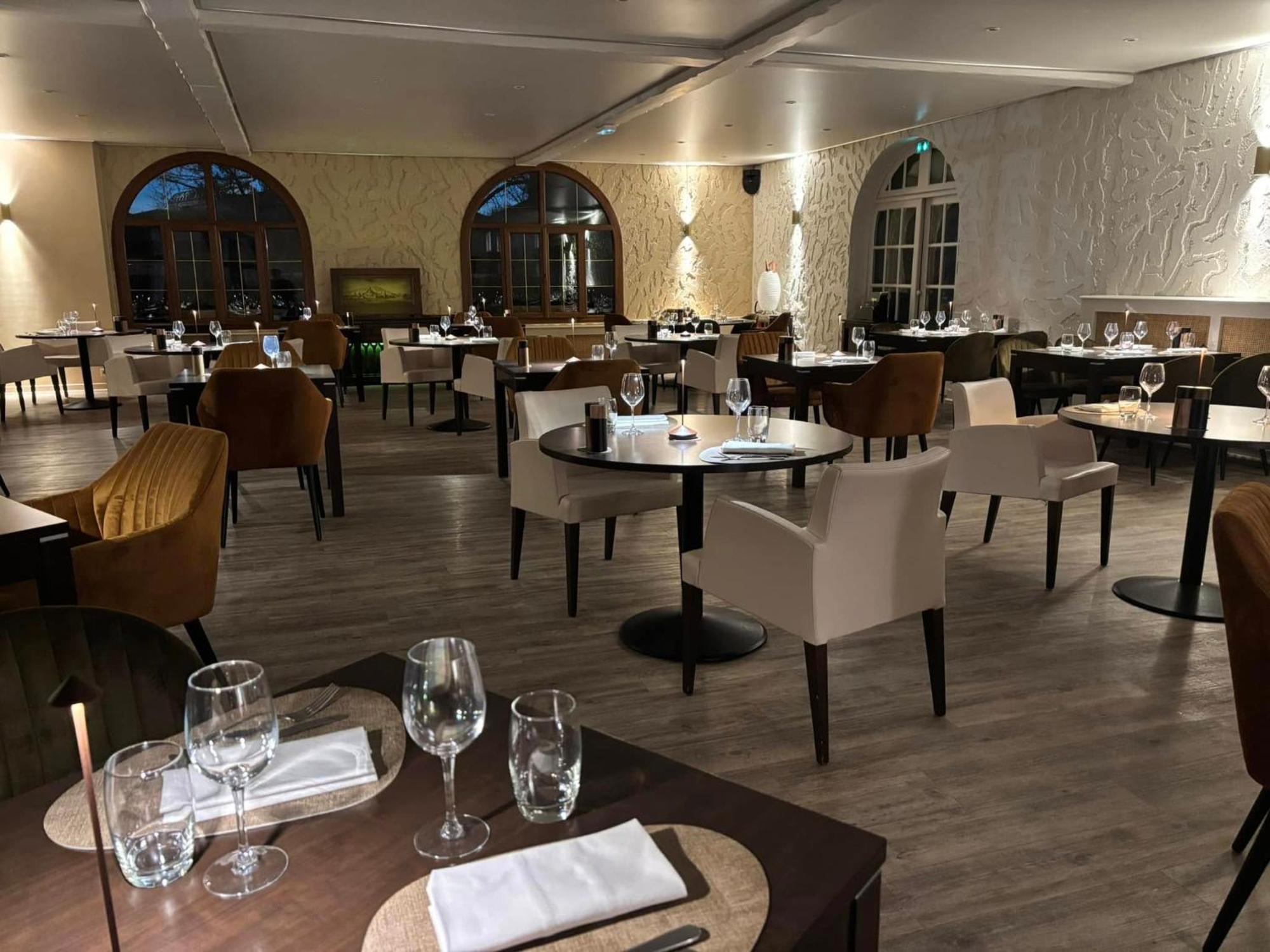 Sure Hotel By Best Western Saint-Quentin Ouest Holnon Exteriör bild
