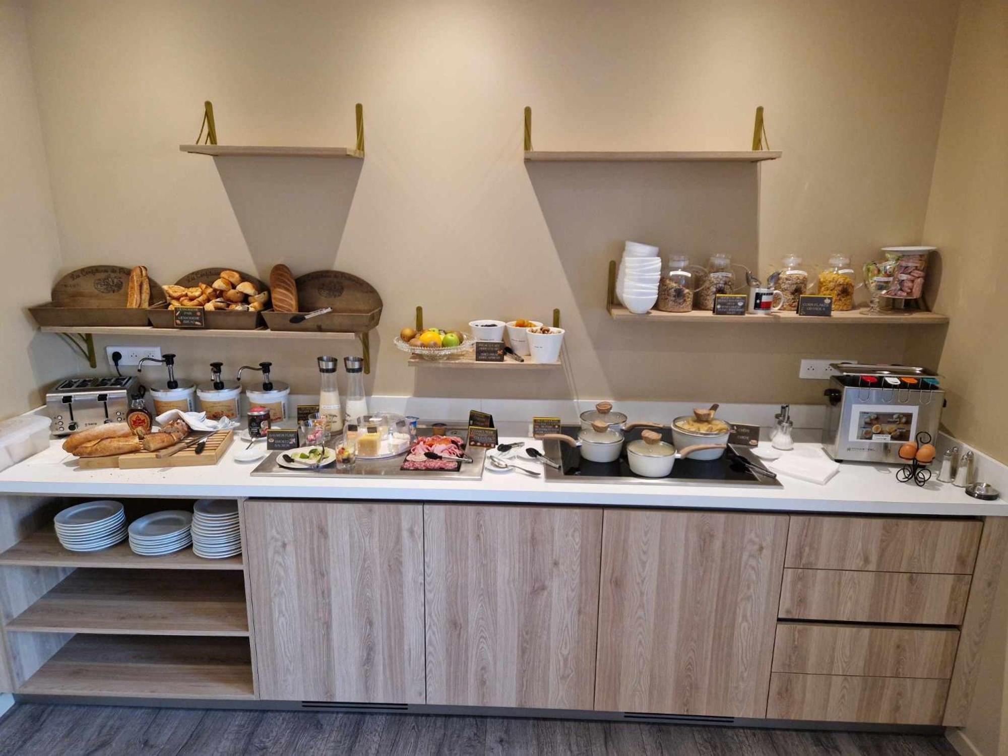 Sure Hotel By Best Western Saint-Quentin Ouest Holnon Exteriör bild