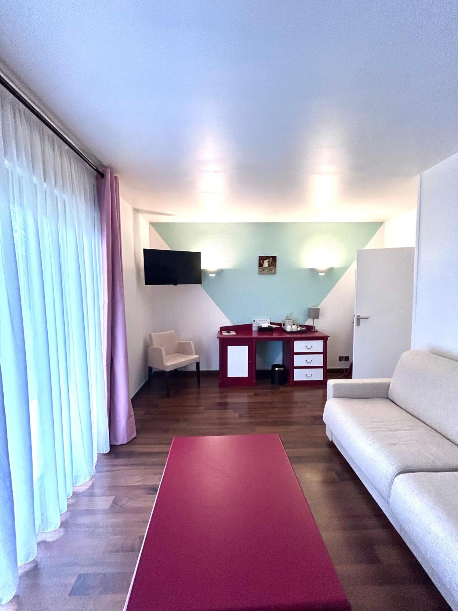 Sure Hotel By Best Western Saint-Quentin Ouest Holnon Exteriör bild