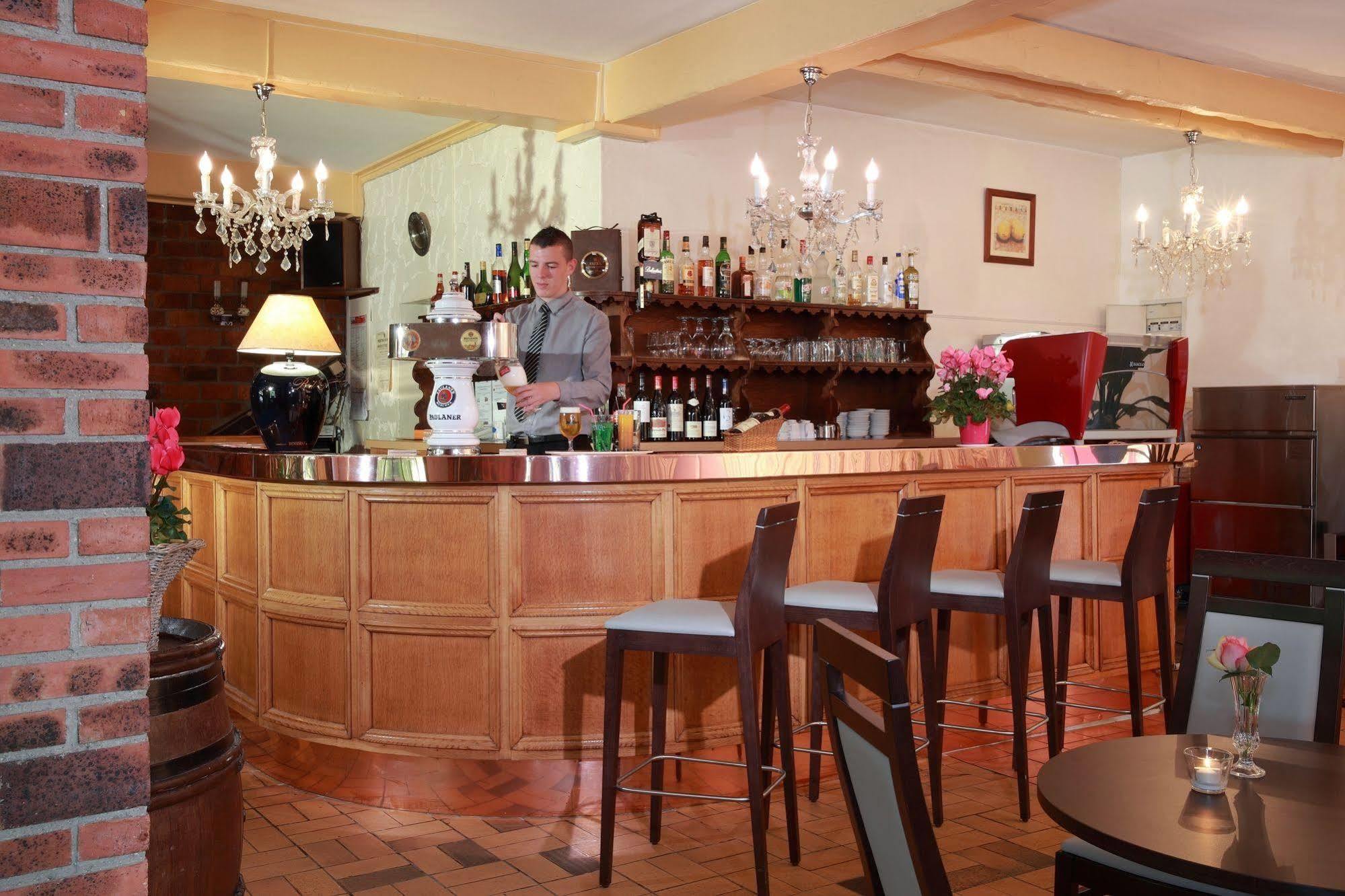 Sure Hotel By Best Western Saint-Quentin Ouest Holnon Exteriör bild
